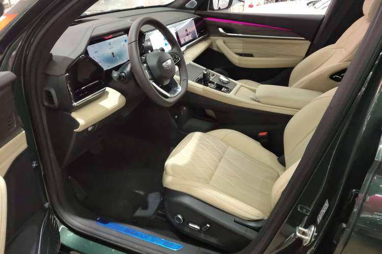Used Geely Auto Monjaro L 2025 Dongfang Yao 2.0TD Automatic All-Wheel-Drive Wangyue Edition Interior 3