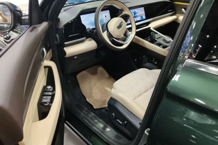 Used Geely Auto Monjaro L 2025 Dongfang Yao 2.0TD Automatic All-Wheel-Drive Wangyue Edition Interior 3