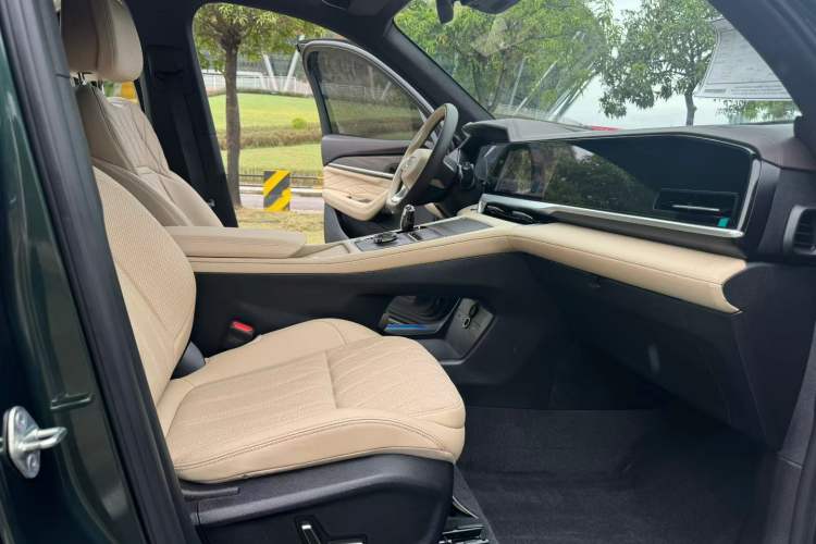 Used Geely Auto Monjaro L 2025 Dongfang Yao 2.0TD Automatic All-Wheel-Drive Wangyue Edition Interior 4