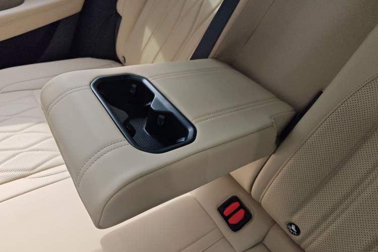 Used Geely Auto Monjaro L 2025 Dongfang Yao 2.0TD Automatic All-Wheel-Drive Wangyue Edition Interior 7