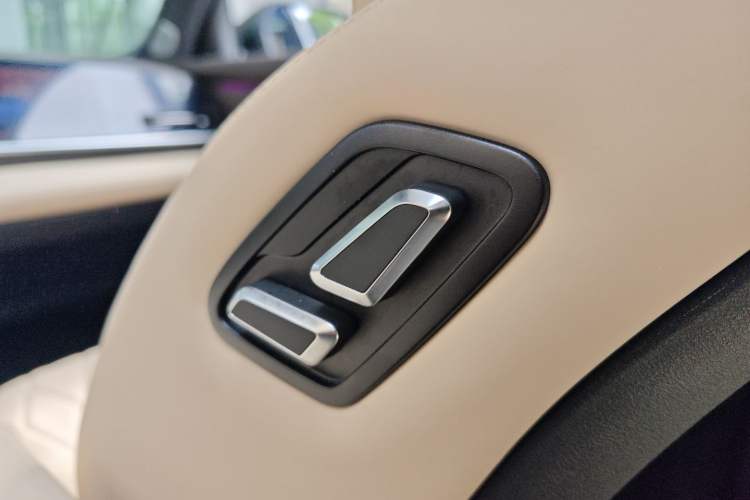 Used Geely Auto Monjaro L 2025 Dongfang Yao 2.0TD Automatic All-Wheel-Drive Wangyue Edition Interior 8