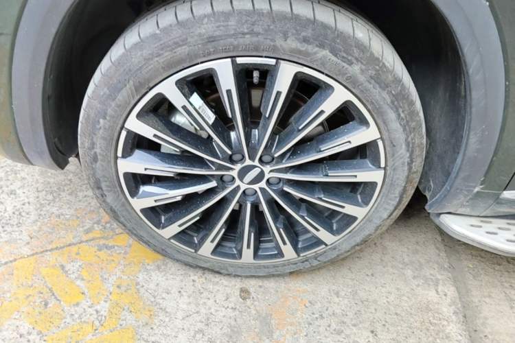 Used Geely Auto Monjaro L 2025 Dongfang Yao 2.0TD Automatic All-Wheel-Drive Wangyue Edition Left Front Wheel Hub