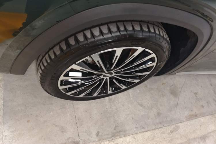 Used Geely Auto Monjaro L 2025 Dongfang Yao 2.0TD Automatic All-Wheel-Drive Wangyue Edition Left Front Wheel Hub