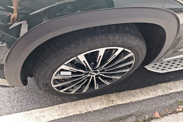 Used Geely Auto Monjaro L 2025 Dongfang Yao 2.0TD Automatic All-Wheel-Drive Wangyue Edition Left Front Wheel Hub