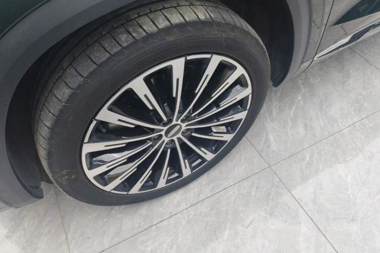 Used Geely Auto Monjaro L 2025 Dongfang Yao 2.0TD Automatic All-Wheel-Drive Wangyue Edition Left Front Wheel Hub