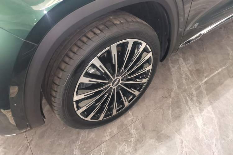 Used Geely Auto Monjaro L 2025 Dongfang Yao 2.0TD Automatic All-Wheel-Drive Wangyue Edition Left Front Wheel Hub
