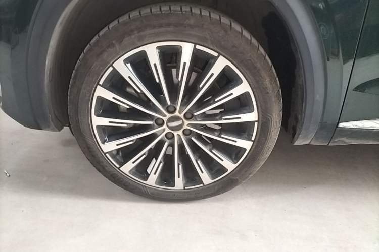 Used Geely Auto Monjaro L 2025 Dongfang Yao 2.0TD Automatic All-Wheel-Drive Wangyue Edition Left Front Wheel Hub