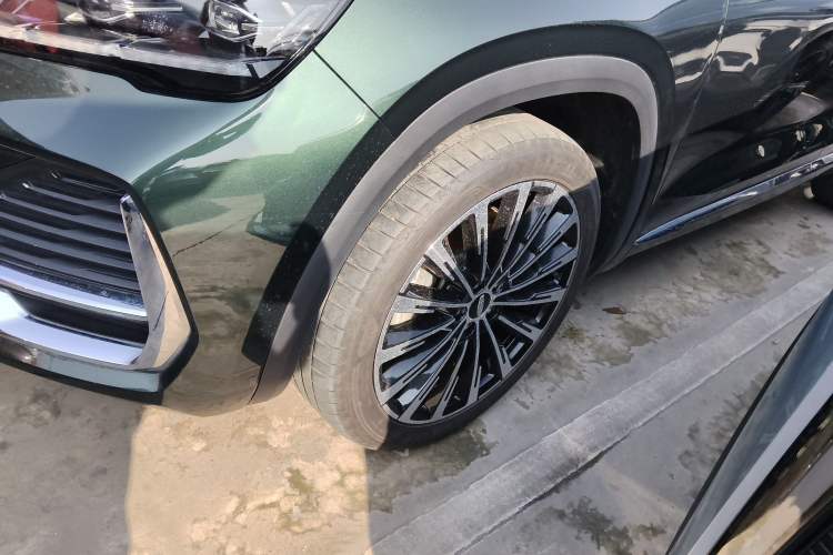 Used Geely Auto Monjaro L 2025 Dongfang Yao 2.0TD Automatic All-Wheel-Drive Wangyue Edition Left Front Wheel Hub