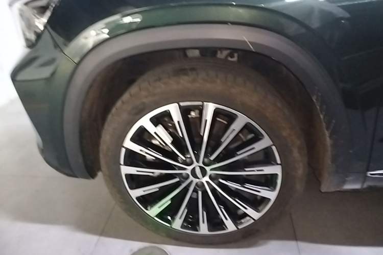 Used Geely Auto Monjaro L 2025 Dongfang Yao 2.0TD Automatic All-Wheel-Drive Wangyue Edition Left Front Wheel Hub
