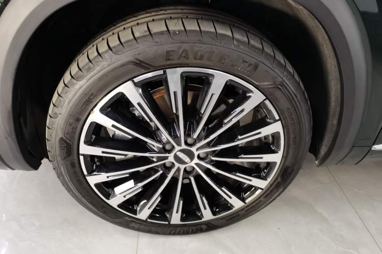 Used Geely Auto Monjaro L 2025 Dongfang Yao 2.0TD Automatic All-Wheel-Drive Wangyue Edition Left Front Wheel Hub