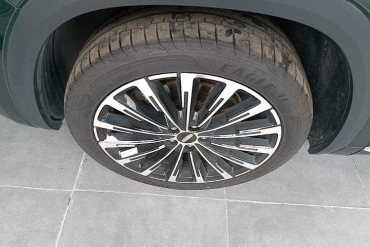 Used Geely Auto Monjaro L 2025 Dongfang Yao 2.0TD Automatic All-Wheel-Drive Wangyue Edition Left Front Wheel Hub