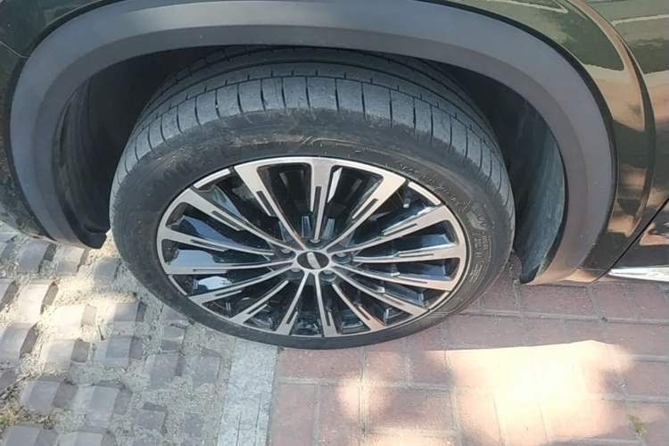 Used Geely Auto Monjaro L 2025 Dongfang Yao 2.0TD Automatic All-Wheel-Drive Wangyue Edition Left Front Wheel Hub