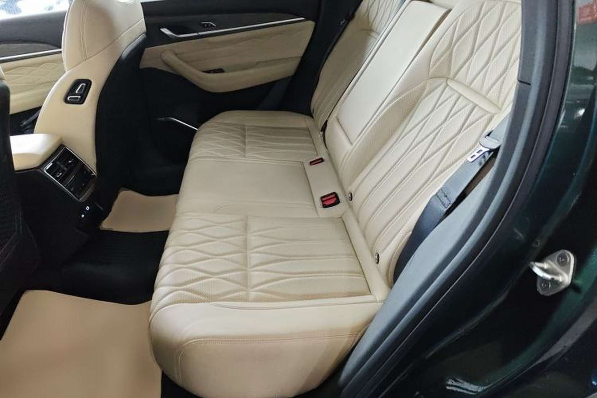 Used Geely Auto Monjaro L 2025 Dongfang Yao 2.0TD Automatic All-Wheel-Drive Wangyue Edition Left Rear Seat