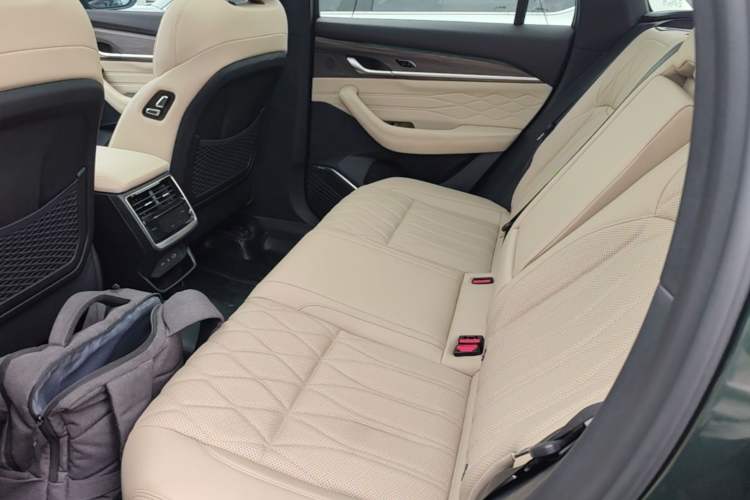 Used Geely Auto Monjaro L 2025 Dongfang Yao 2.0TD Automatic All-Wheel-Drive Wangyue Edition Left Rear Seat