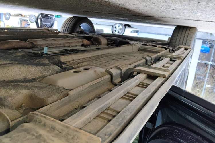 Used Geely Auto Monjaro L 2025 Dongfang Yao 2.0TD Automatic All-Wheel-Drive Wangyue Edition Left Side Sill