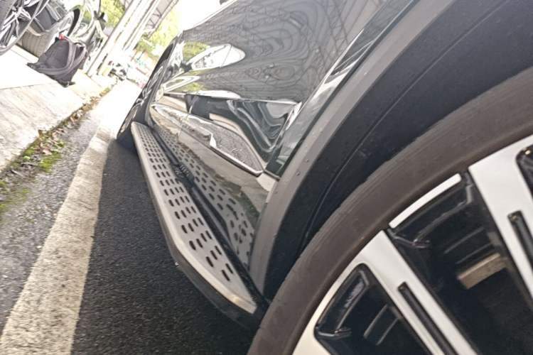 Used Geely Auto Monjaro L 2025 Dongfang Yao 2.0TD Automatic All-Wheel-Drive Wangyue Edition Left Side Sill