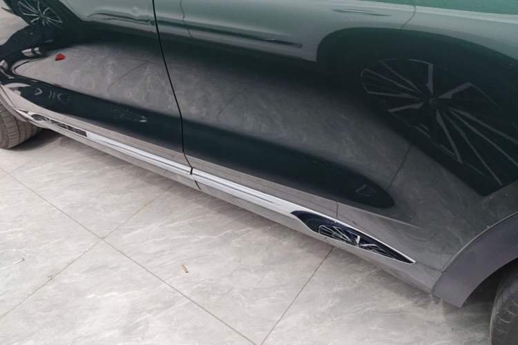Used Geely Auto Monjaro L 2025 Dongfang Yao 2.0TD Automatic All-Wheel-Drive Wangyue Edition Left Side Sill