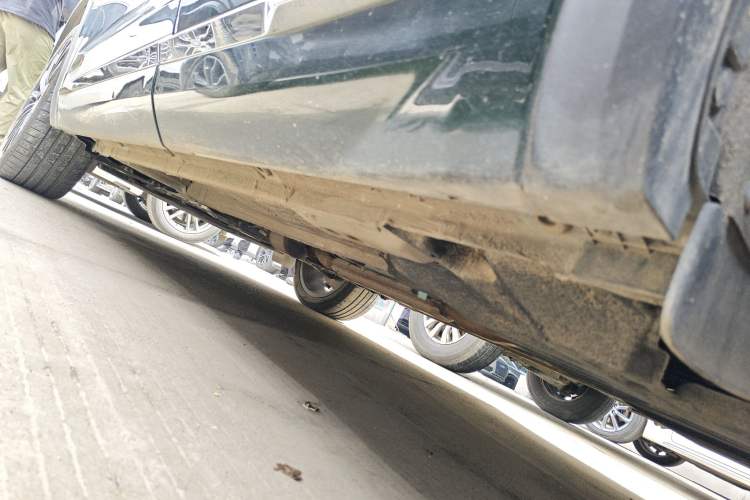 Used Geely Auto Monjaro L 2025 Dongfang Yao 2.0TD Automatic All-Wheel-Drive Wangyue Edition Left Side Sill