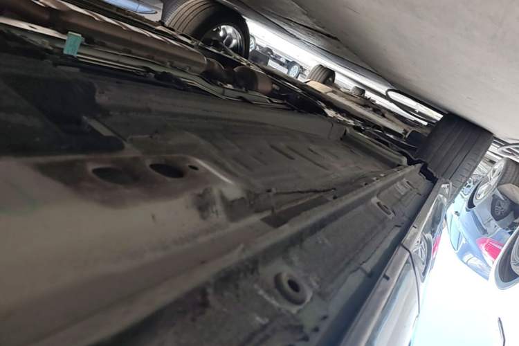 Used Geely Auto Monjaro L 2025 Dongfang Yao 2.0TD Automatic All-Wheel-Drive Wangyue Edition Left Side Sill