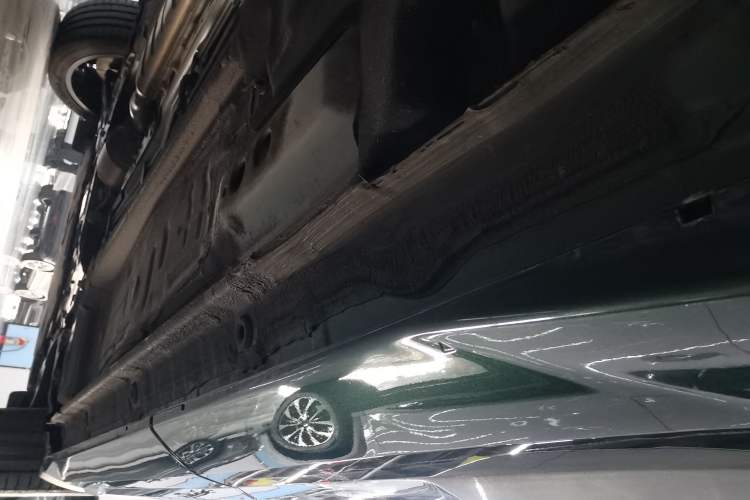 Used Geely Auto Monjaro L 2025 Dongfang Yao 2.0TD Automatic All-Wheel-Drive Wangyue Edition Left Side Sill