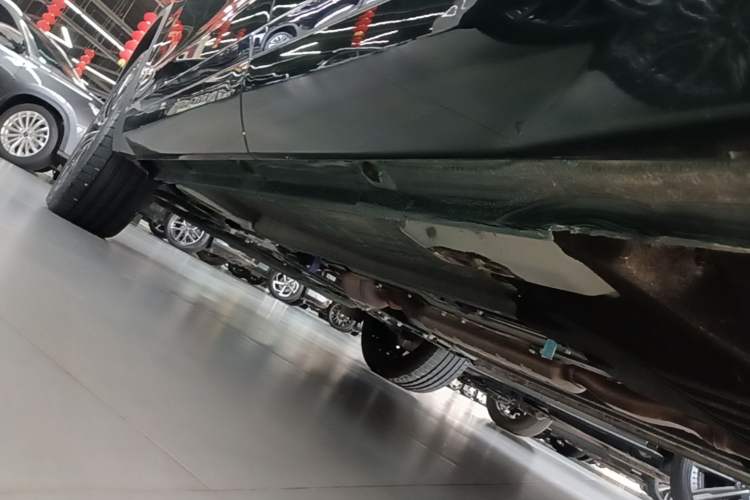 Used Geely Auto Monjaro L 2025 Dongfang Yao 2.0TD Automatic All-Wheel-Drive Wangyue Edition Left Side Sill