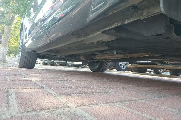 Used Geely Auto Monjaro L 2025 Dongfang Yao 2.0TD Automatic All-Wheel-Drive Wangyue Edition Left Side Sill