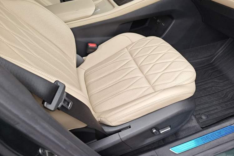 Used Geely Auto Monjaro L 2025 Dongfang Yao 2.0TD Automatic All-Wheel-Drive Wangyue Edition Right Front Seat
