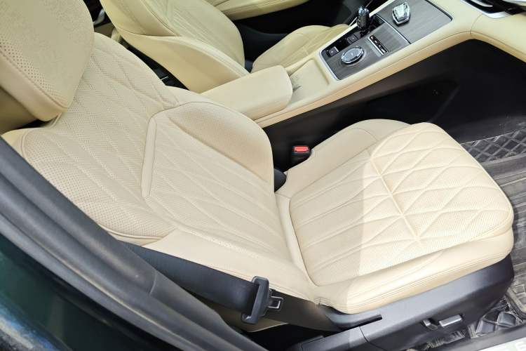 Used Geely Auto Monjaro L 2025 Dongfang Yao 2.0TD Automatic All-Wheel-Drive Wangyue Edition Right Front Seat