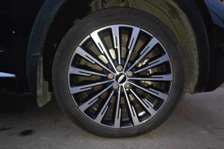 Used Geely Auto Monjaro L 2025 Dongfang Yao 2.0TD Automatic Lanxing Edition Right Front Wheel Hub