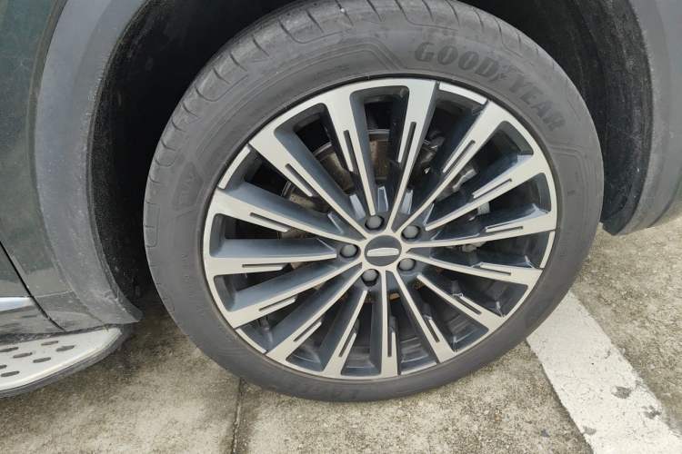 Used Geely Auto Monjaro L 2025 Dongfang Yao 2.0TD Automatic Lanxing Edition Right Front Wheel Hub