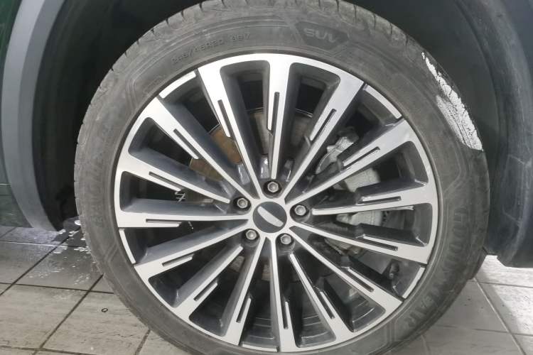 Used Geely Auto Monjaro L 2025 Dongfang Yao 2.0TD Automatic All-Wheel-Drive Wangyue Edition Right Front Wheel Hub