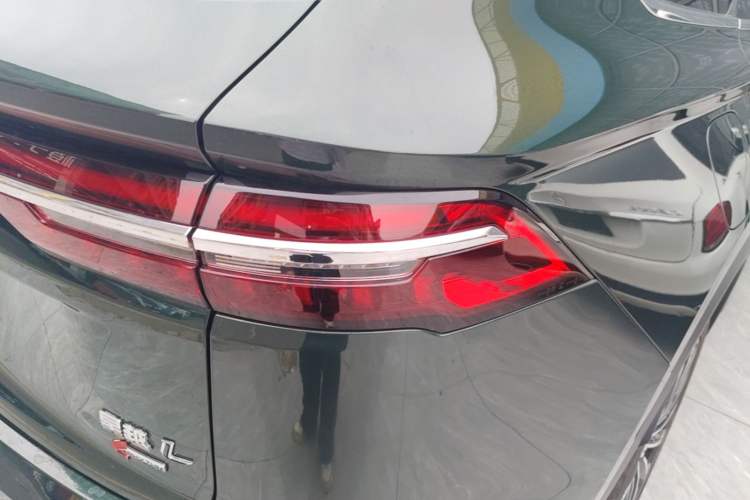 Used Geely Auto Monjaro L 2025 Dongfang Yao 2.0TD Automatic All-Wheel-Drive Wangyue Edition Right Rear Taillight