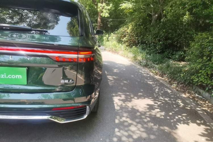 Used Geely Auto Monjaro L 2025 Dongfang Yao 2.0TD Automatic All-Wheel-Drive Wangyue Edition Right Rear Taillight