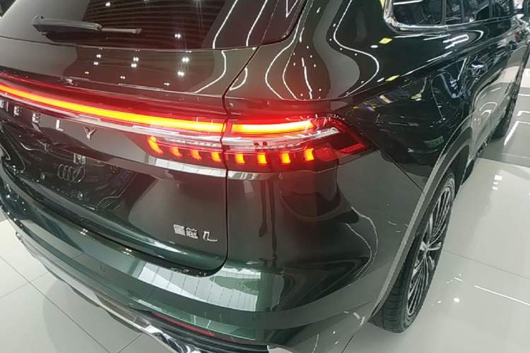 Used Geely Auto Monjaro L 2025 Dongfang Yao 2.0TD Automatic Lanxing Edition Right Rear Taillight
