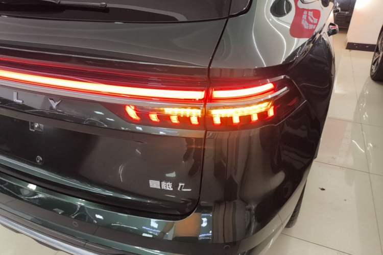Used Geely Auto Monjaro L 2025 Dongfang Yao 2.0TD Automatic Lanxing Edition Right Rear Taillight