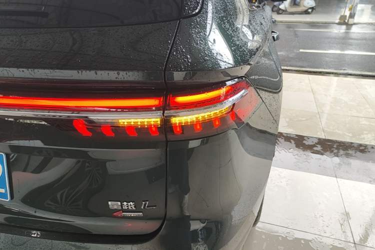 Used Geely Auto Monjaro L 2025 Dongfang Yao 2.0TD Automatic All-Wheel-Drive Wangyue Edition Right Rear Taillight