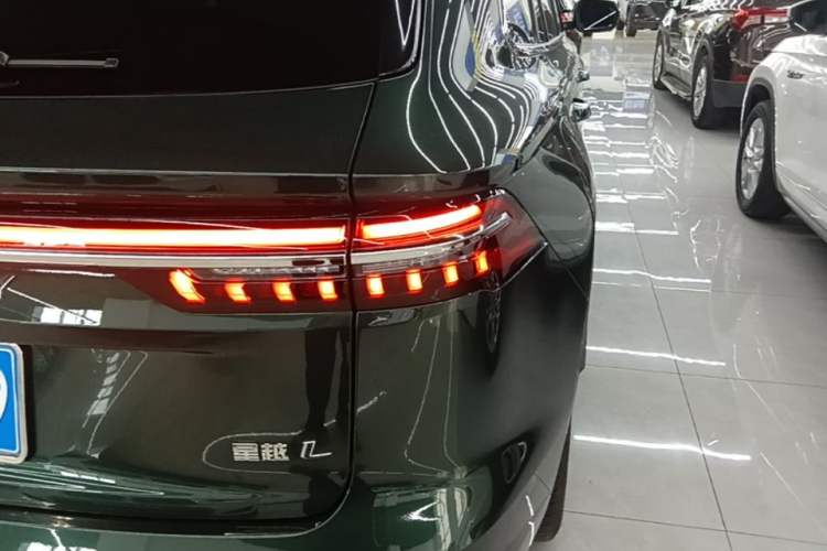 Used Geely Auto Monjaro L 2025 Dongfang Yao 2.0TD Automatic Lanxing Edition Right Rear Taillight