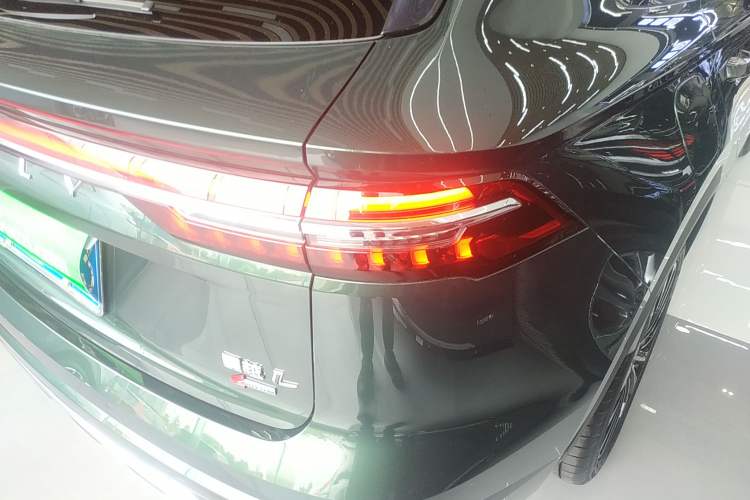 Used Geely Auto Monjaro L 2025 Dongfang Yao 2.0TD Automatic All-Wheel-Drive Wangyue Edition Right Rear Taillight