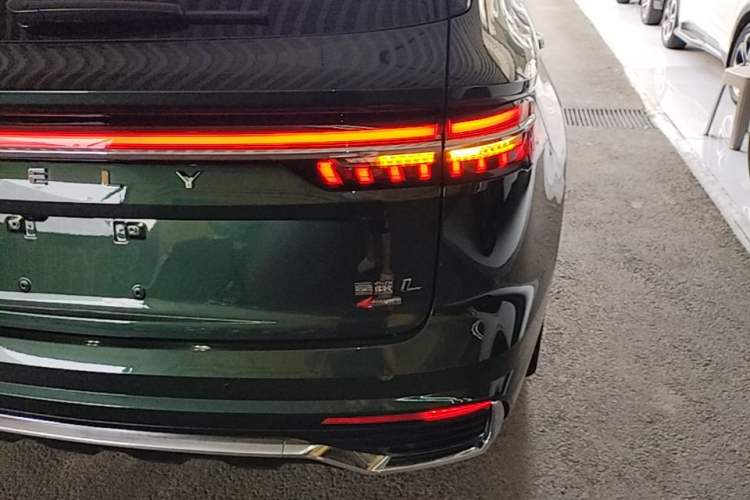 Used Geely Auto Monjaro L 2025 Dongfang Yao 2.0TD Automatic All-Wheel-Drive Wangyue Edition Right Rear Taillight
