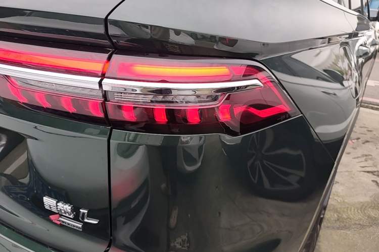 Used Geely Auto Monjaro L 2025 Dongfang Yao 2.0TD Automatic All-Wheel-Drive Wangyue Edition Right Rear Taillight