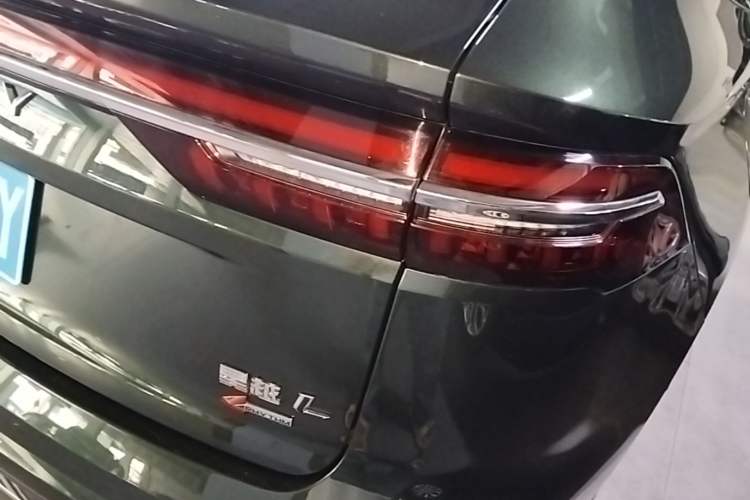Used Geely Auto Monjaro L 2025 Dongfang Yao 2.0TD Automatic All-Wheel-Drive Wangyue Edition Right Rear Taillight