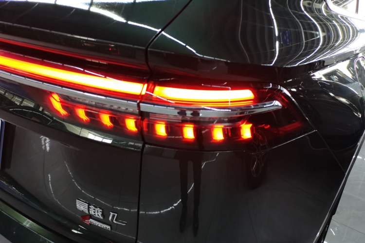 Used Geely Auto Monjaro L 2025 Dongfang Yao 2.0TD Automatic All-Wheel-Drive Wangyue Edition Right Rear Taillight