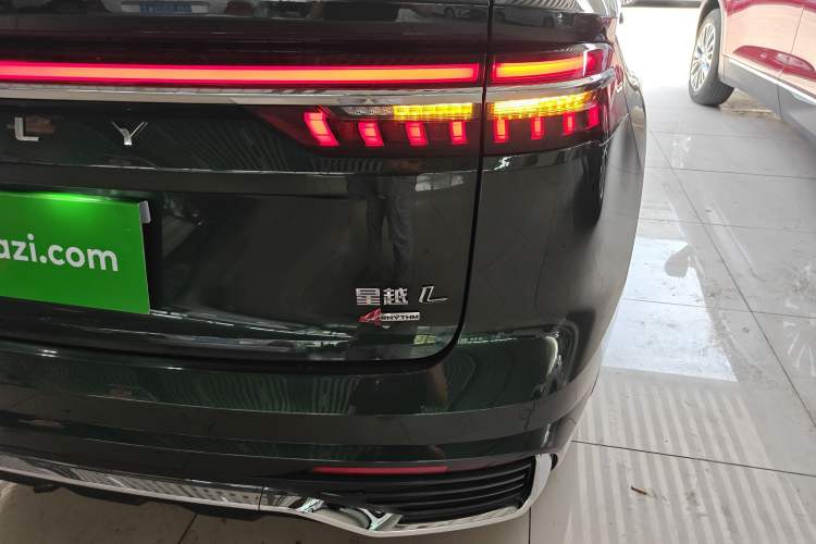 Used Geely Auto Monjaro L 2025 Dongfang Yao 2.0TD Automatic All-Wheel-Drive Wangyue Edition Right Rear Taillight