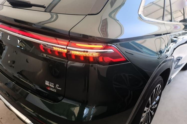 Used Geely Auto Monjaro L 2025 Dongfang Yao 2.0TD Automatic All-Wheel-Drive Wangyue Edition Right Rear Taillight