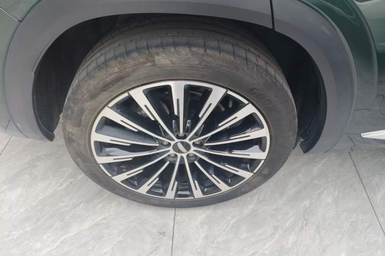 Used Geely Auto Monjaro L 2025 Dongfang Yao 2.0TD Automatic All-Wheel-Drive Wangyue Edition Right Rear Wheel Hub