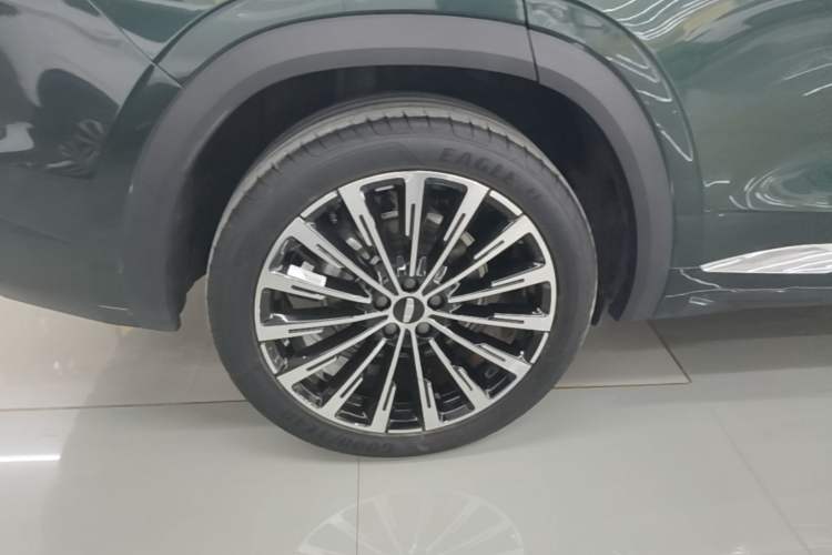 Used Geely Auto Monjaro L 2025 Dongfang Yao 2.0TD Automatic Lanxing Edition Right Rear Wheel Hub