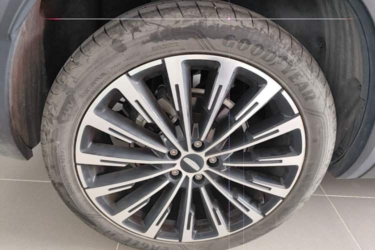 Used Geely Auto Monjaro L 2025 Dongfang Yao 2.0TD Automatic All-Wheel-Drive Wangyue Edition Right Rear Wheel Hub