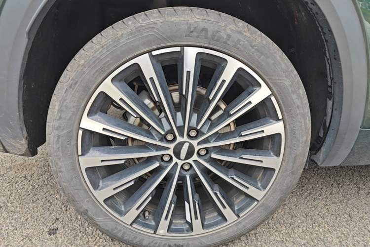 Used Geely Auto Monjaro L 2025 Dongfang Yao 2.0TD Automatic All-Wheel-Drive Wangyue Edition Right Rear Wheel Hub