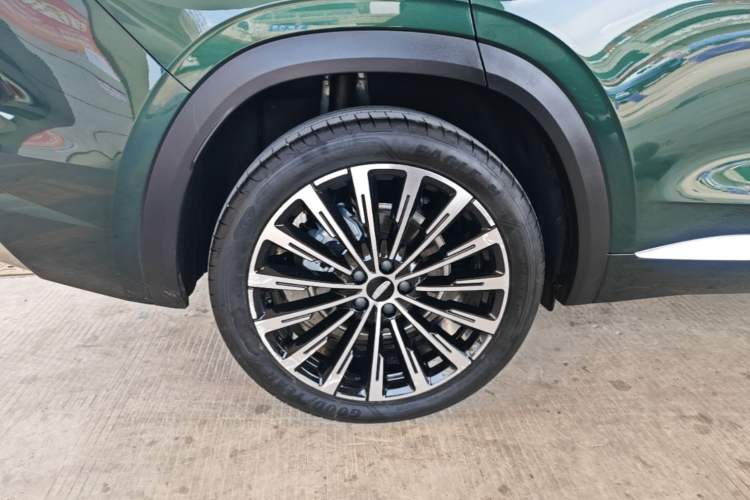 Used Geely Auto Monjaro L 2025 Dongfang Yao 2.0TD Automatic Lanxing Edition Right Rear Wheel Hub