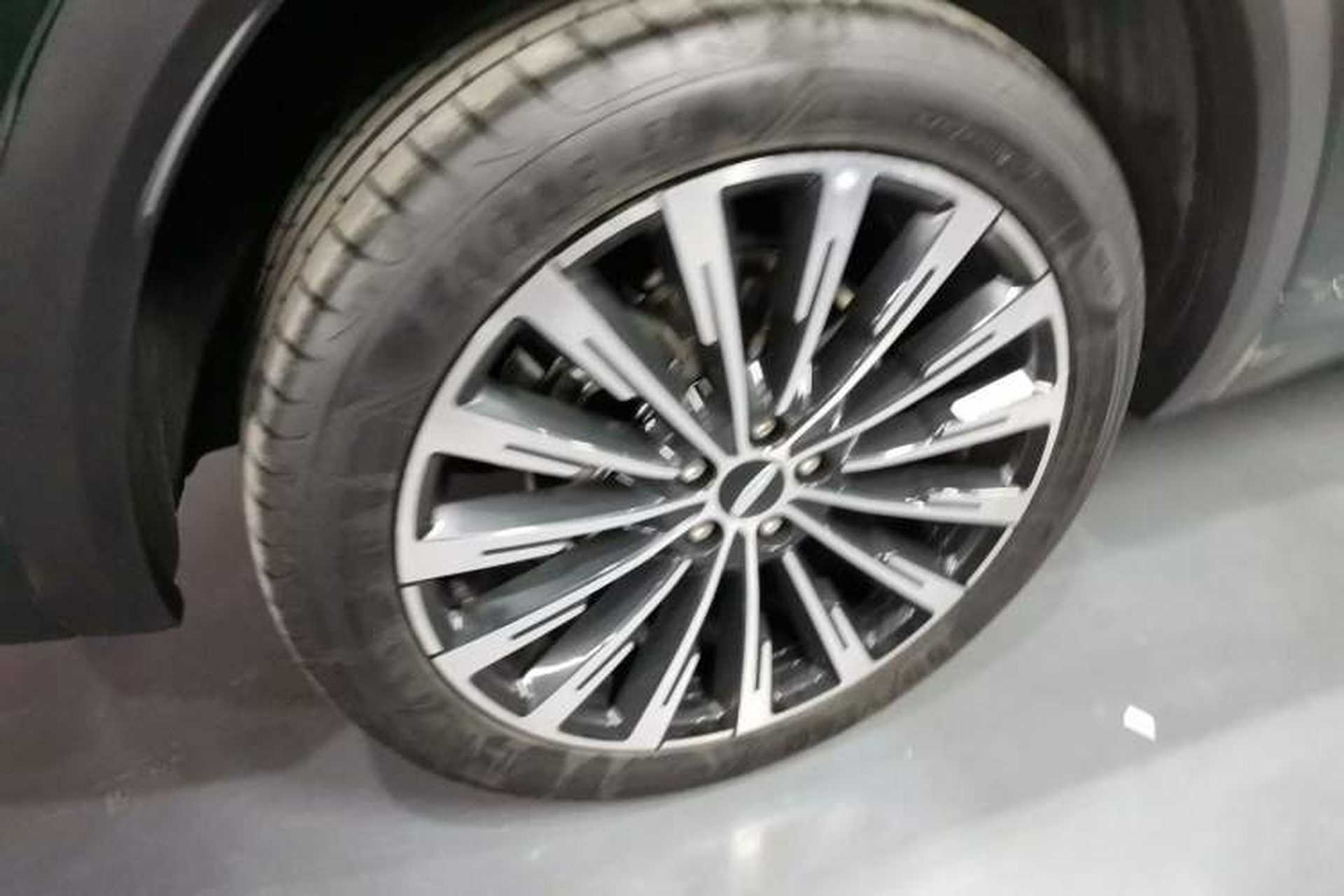 Used Geely Auto Monjaro L 2025 Dongfang Yao 2.0TD Automatic All-Wheel-Drive Wangyue Edition Right Rear Wheel Hub